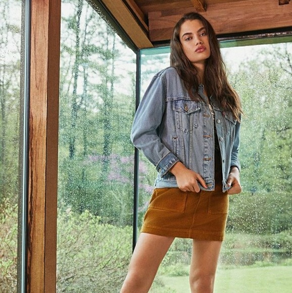 Levi’s Ex-Boyfriend Denim Trucker Jacket - Picture 4 of 4